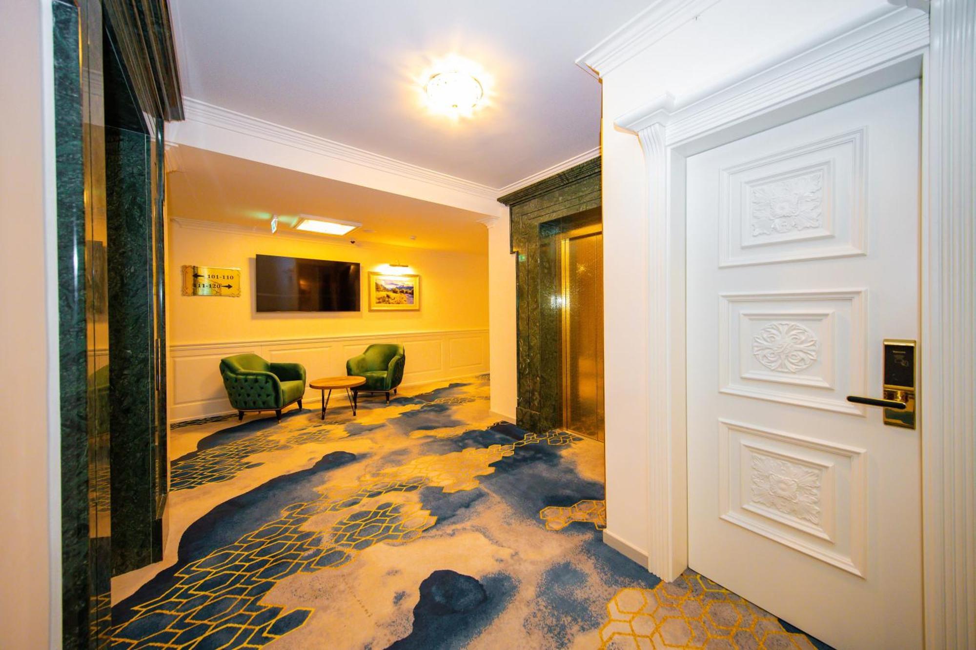 Grand Hotel Belushi Boge Kültér fotó