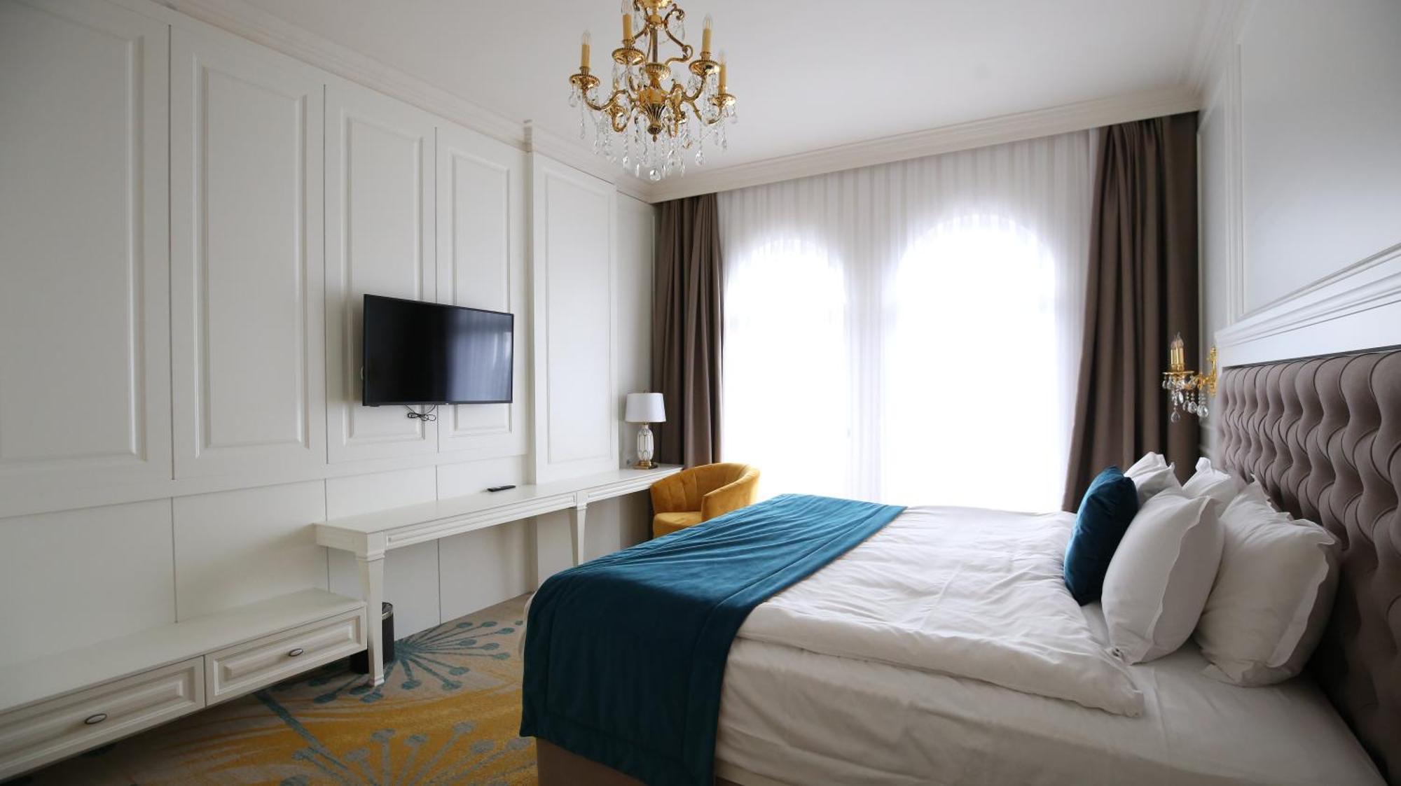 Grand Hotel Belushi Boge Kültér fotó
