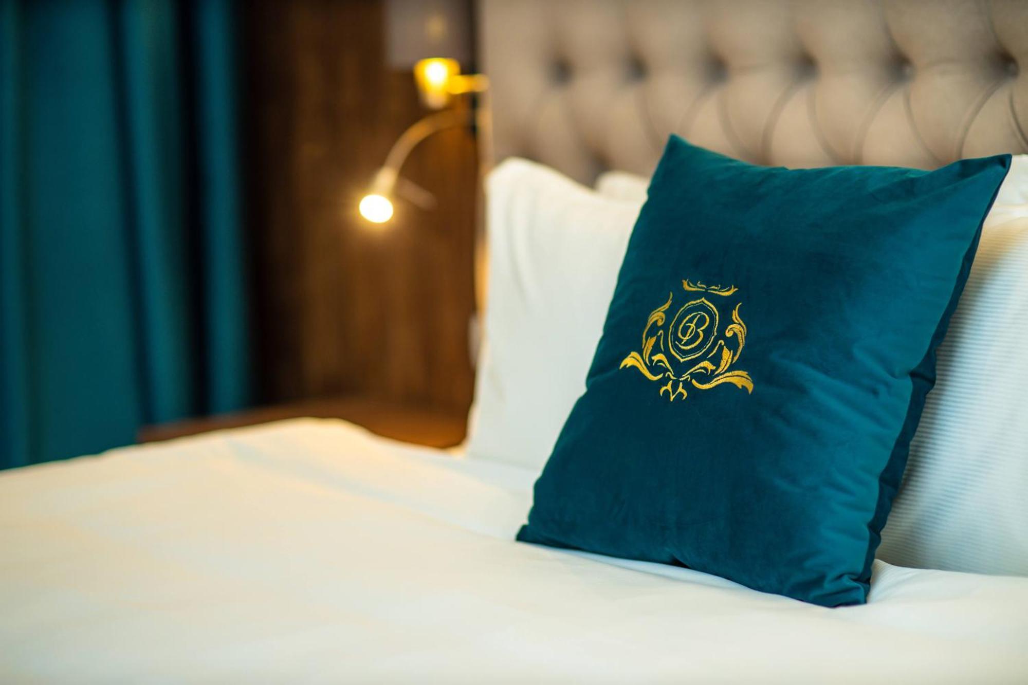 Grand Hotel Belushi Boge Kültér fotó