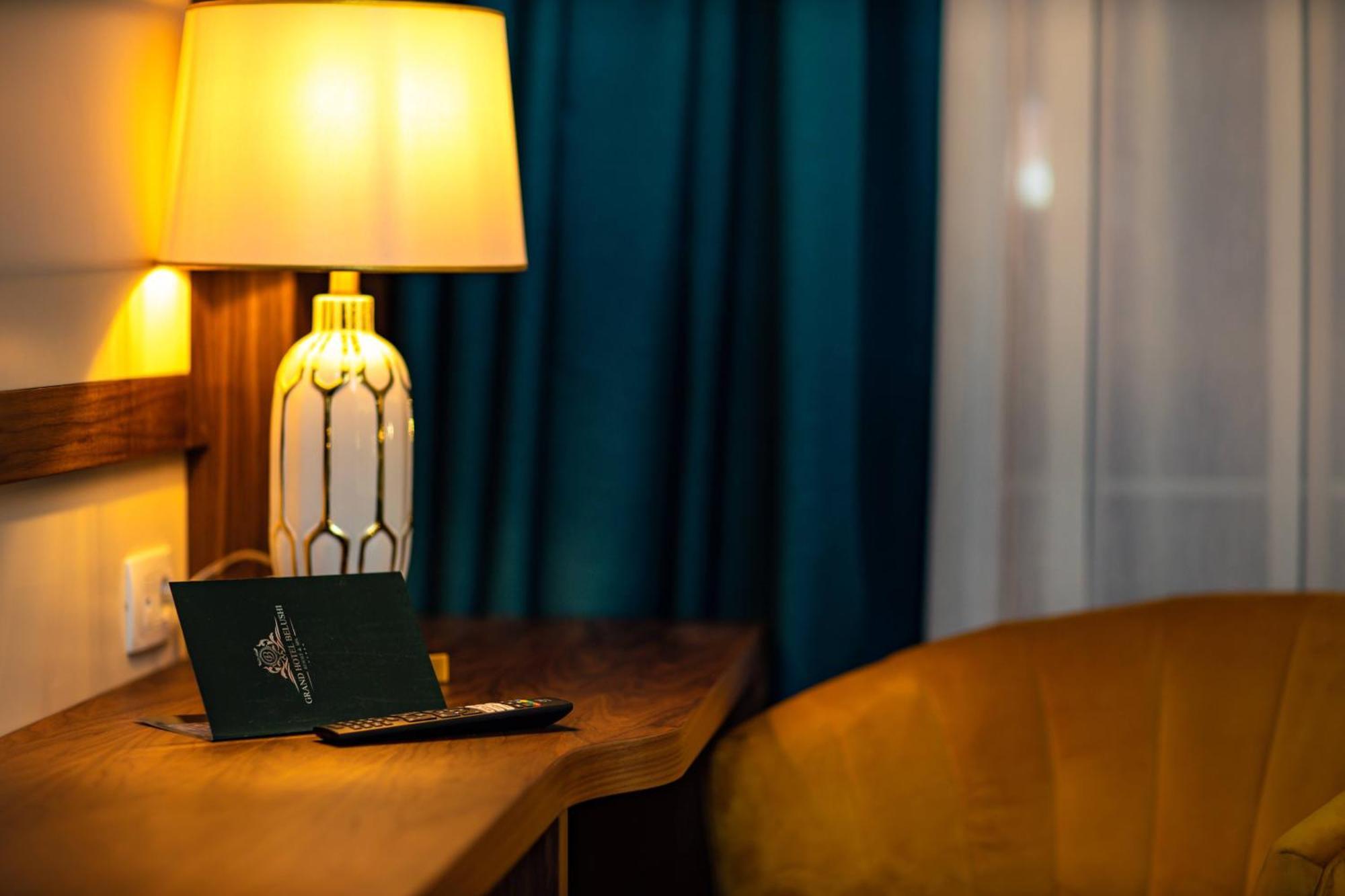 Grand Hotel Belushi Boge Kültér fotó