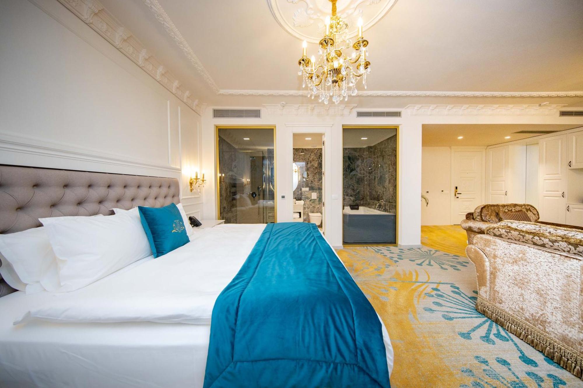 Grand Hotel Belushi Boge Kültér fotó