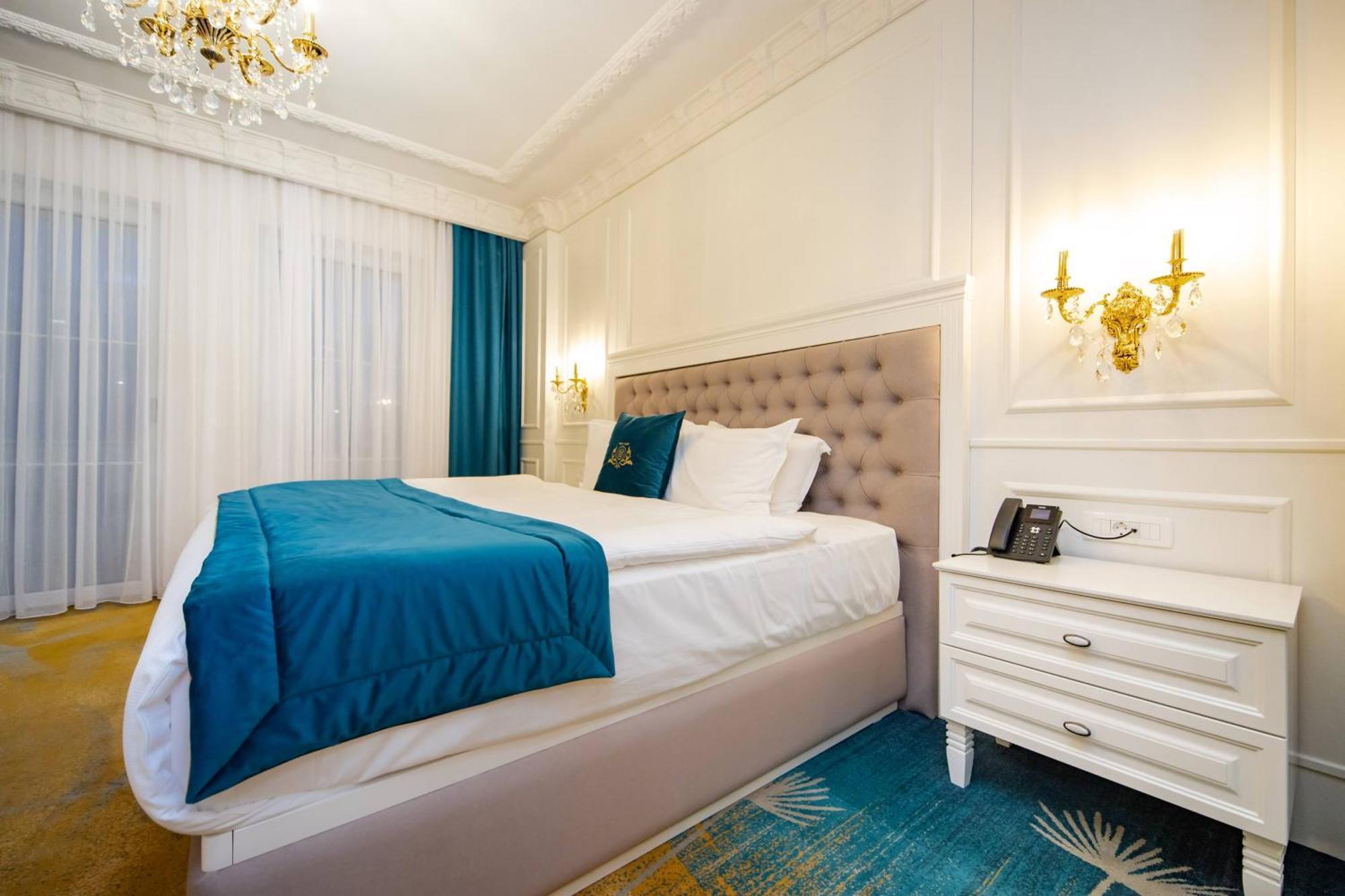 Grand Hotel Belushi Boge Kültér fotó
